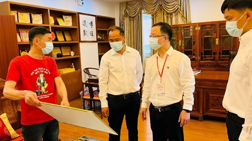 惠安縣委常委、組織部部長洪亞清蒞臨百裕集團研發(fā)中心調研指導工作